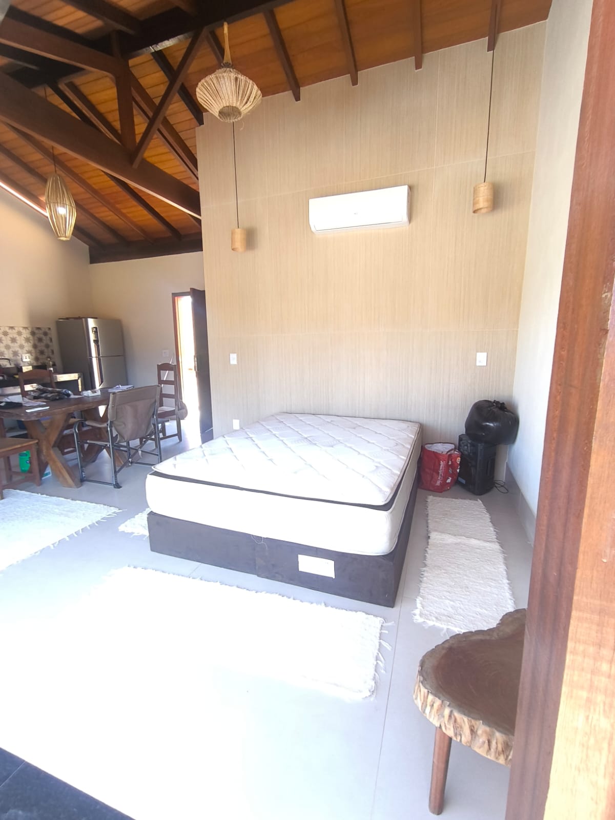 Quarto original do chalé antes da ambientação
